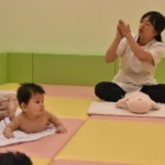 ベビーマッサージ