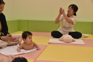 ベビーマッサージ